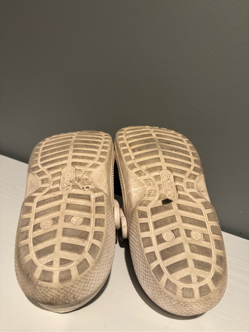 CROCS Classic Clog with Fuzzy Lining - Off-White - Picture 7 of 8